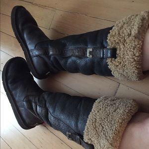 Ugg Lorcano boots